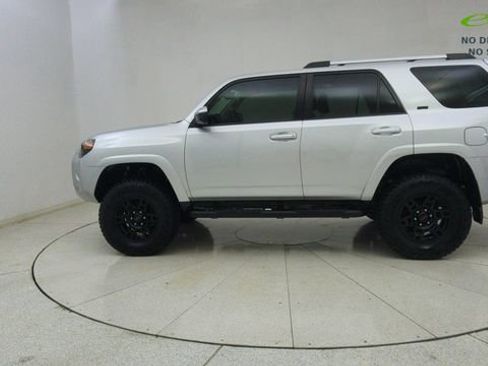 Used 2022 Toyota 4Runner SR5 AWD/4WD image 67