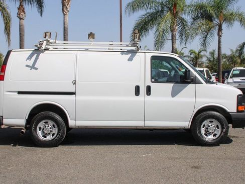 Used 2014 Chevrolet Express 2500 image 11