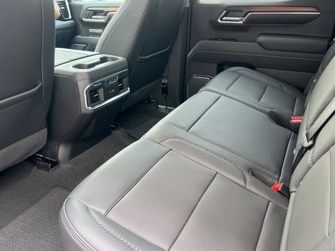 Used 2025 GMC Sierra 1500 Denali w/ Denali Reserve Package AWD/4WD image 9