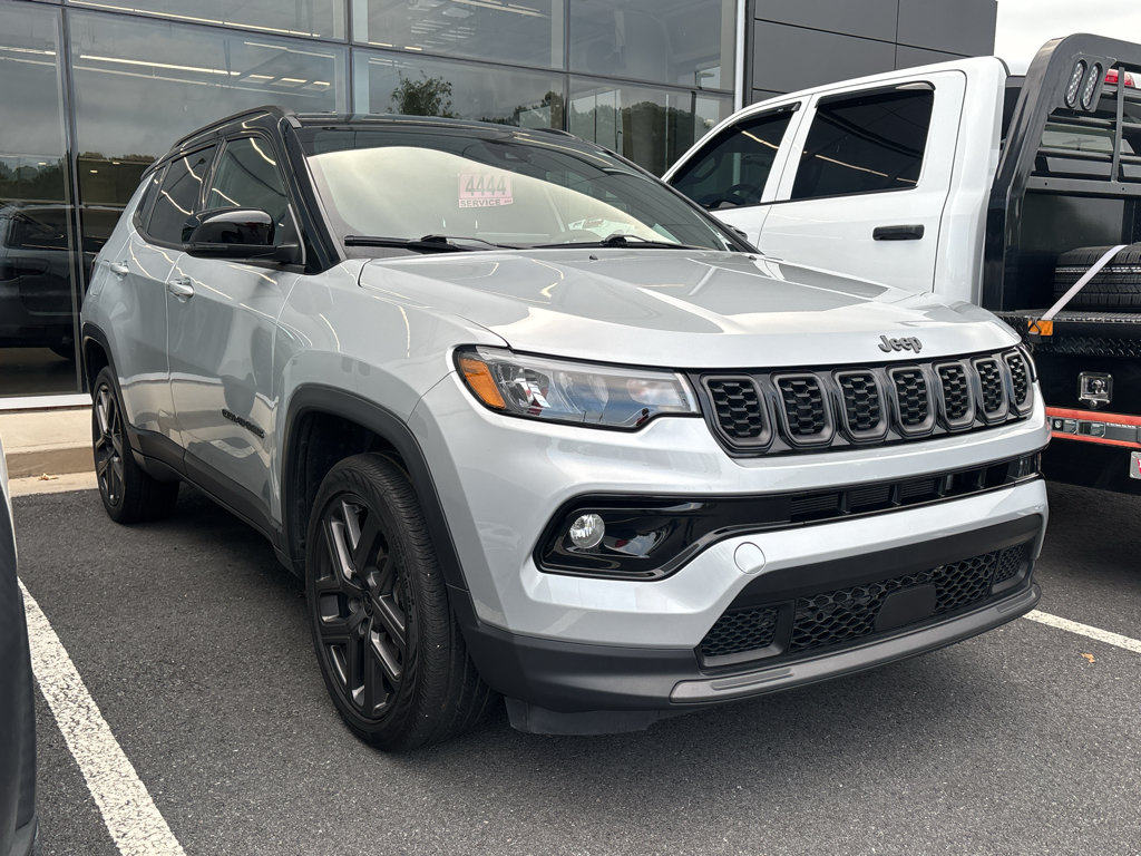 Used 2026 Jeep Compass Limited AWD/4WD image 2