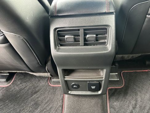 Used 2024 Ford Edge ST-Line image 27