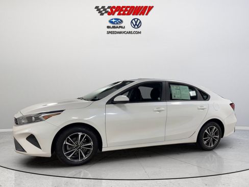 Used 2024 Kia Forte LXS FWD image 11