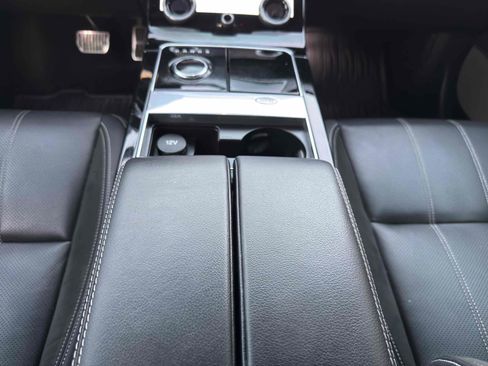 Used 2018 Land Rover Range Rover Velar R-Dynamic SE image 41