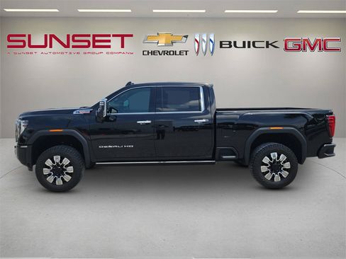 Certified 2024 GMC Sierra 2500 Denali w/ Denali Reserve Package AWD/4WD image 7