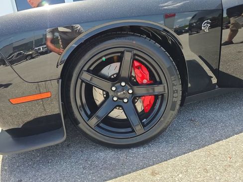 Used 2017 Dodge Challenger SRT Hellcat RWD image 28
