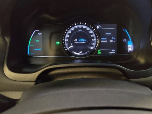 Used 2018 Hyundai Ioniq Limited FWD image 23