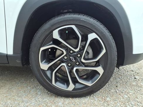 Used 2025 Chevrolet Trax RS w/ Driver Confidence Package FWD image 38