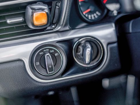 Used 2017 Porsche 911 Carrera image 31