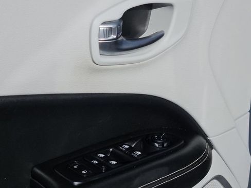 Used 2020 Jeep Compass Latitude w/ Popular Equipment Group image 29