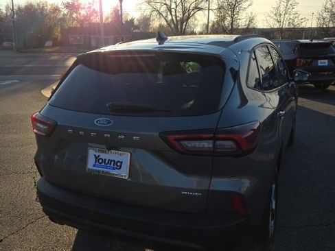 Used 2025 Ford Escape ST-Line image 4