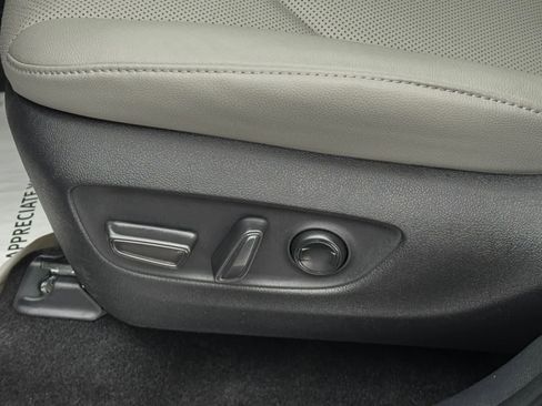 Used 2025 Toyota Grand Highlander Limited image 18