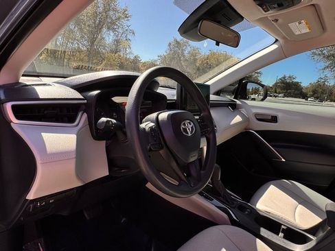 Used 2024 Toyota Corolla Cross L image 35