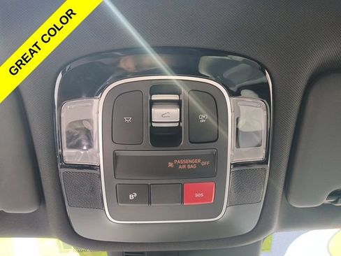 Used 2025 Hyundai Tucson Limited AWD/4WD image 17