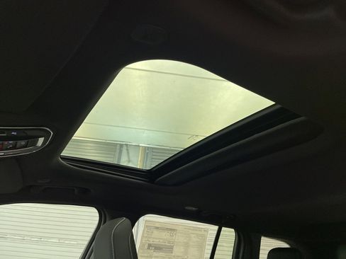 New 2025 Jeep Grand Cherokee Laredo X w/ Luxury Tech Group I image 13