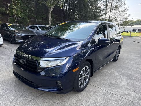 Used 2024 Honda Odyssey EX-L image 3