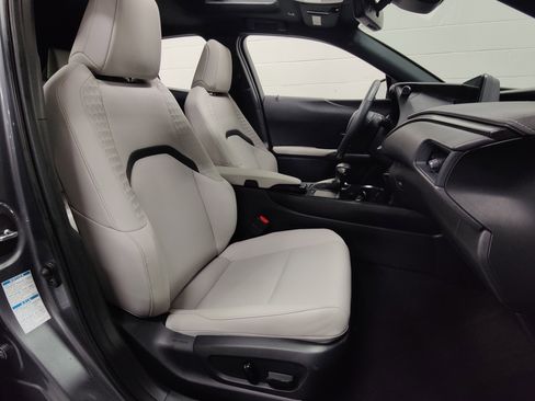 Used 2021 Lexus UX 250h w/ Premium Package image 6