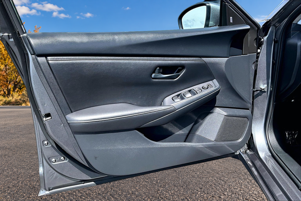 Certified 2025 Nissan Sentra S FWD image 19