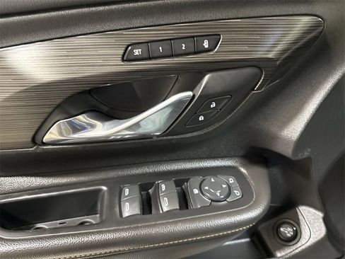 Used 2019 GMC Terrain SLT w/ Preferred Package image 20