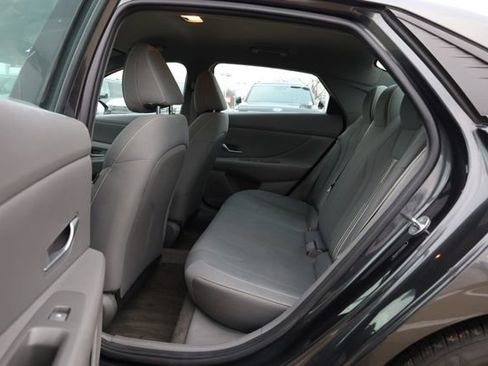 Used 2023 Hyundai Elantra SEL image 22