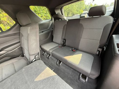 Used 2023 Chevrolet Traverse LT AWD/4WD image 35