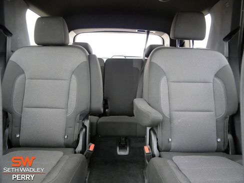 Used 2023 Chevrolet Traverse LT image 24