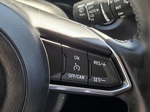 Used 2018 MAZDA MAZDA3 Touring image 22