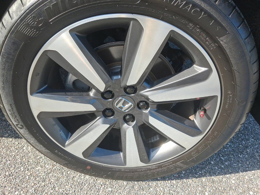 Used 2025 Honda Pilot Touring image 15