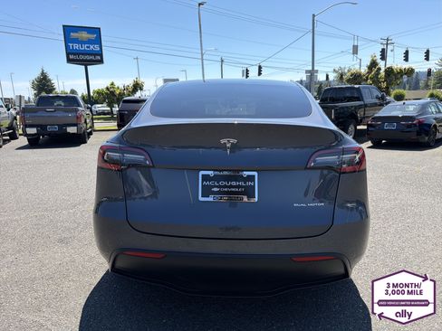Used 2022 Tesla Model Y Long Range AWD/4WD image 4