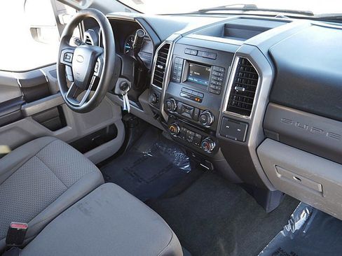 Used 2017 Ford F350 XLT image 40