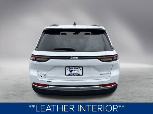 Used 2024 Jeep Grand Cherokee Limited image 6