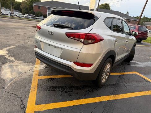 Used 2017 Hyundai Tucson SE FWD image 5
