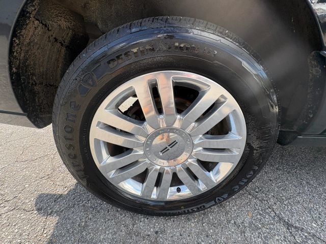 Used 2013 Lincoln Navigator 4WD image 11