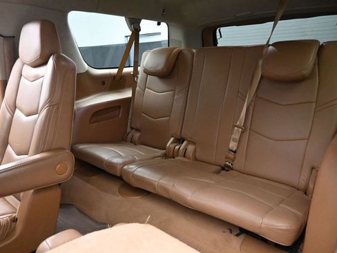 Used 2016 Cadillac Escalade ESV Platinum image 19