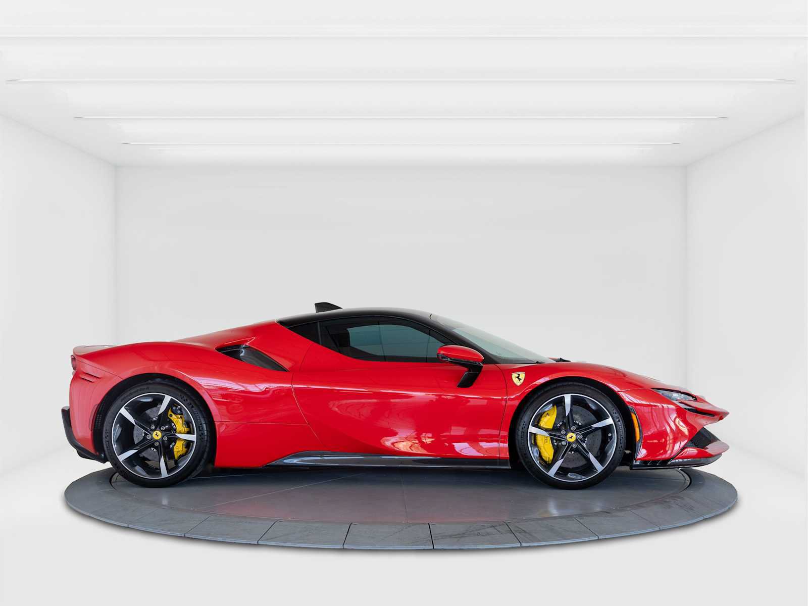 Used 2022 Ferrari SF90 Stradale AWD/4WD image 6