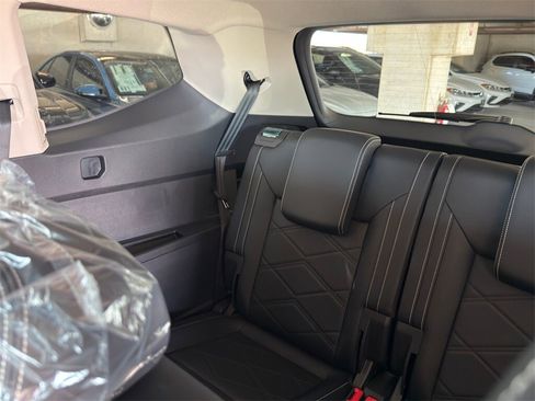 New 2026 Volkswagen Atlas SE image 33