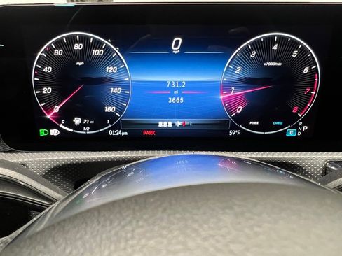 Used 2025 Mercedes-Benz CLA 250 4MATIC image 32