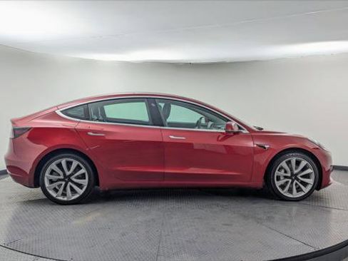 Used 2020 Tesla Model 3 Performance image 9
