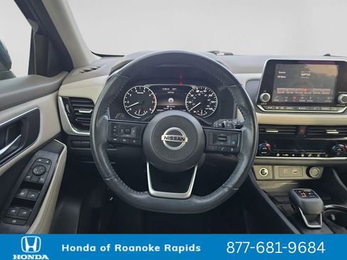 Used 2021 Nissan Rogue SV w/ Premium Package FWD image 13