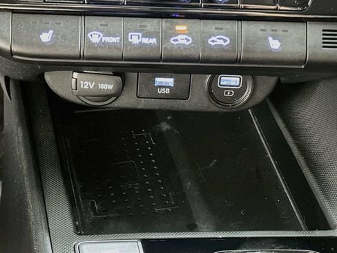 Used 2023 Hyundai Elantra Limited FWD image 18