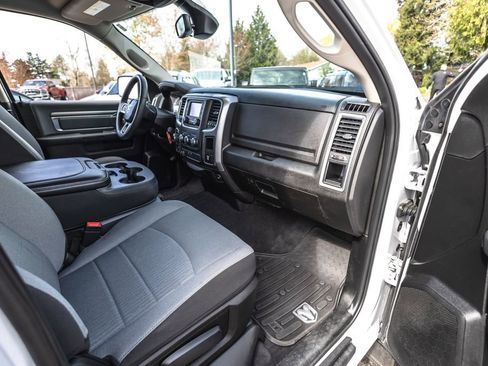 Used 2022 RAM 1500 Classic SLT w/ Protection Group AWD/4WD image 31