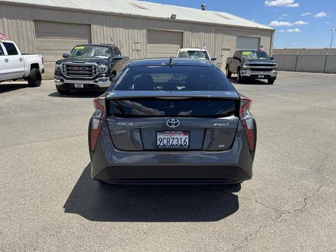 Used 2017 Toyota Prius Two FWD image 8
