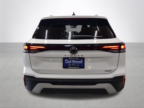 New 2026 Volkswagen Tiguan SE AWD/4WD image 11