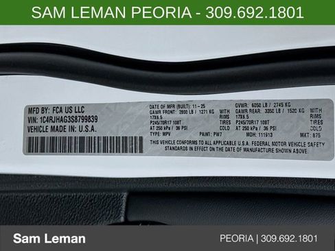 New 2025 Jeep Grand Cherokee Laredo image 28