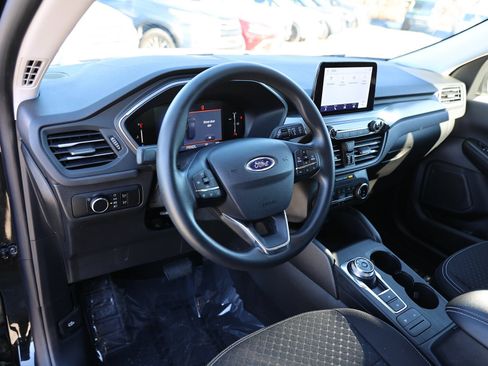 Used 2025 Ford Escape Active image 15