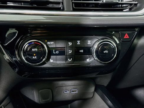 Used 2025 Chevrolet Trax ACTIV FWD image 7