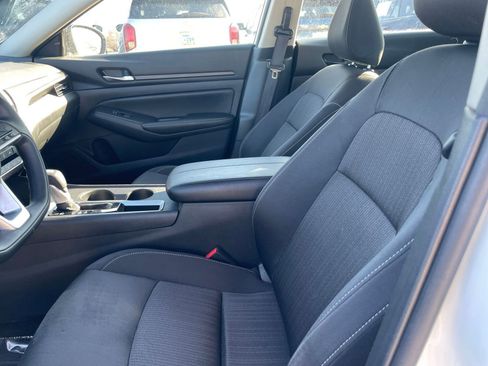 Used 2025 Nissan Altima 2.5 SV image 27