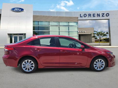 Used 2022 Toyota Corolla LE w/ LE Convenience Package FWD image 4