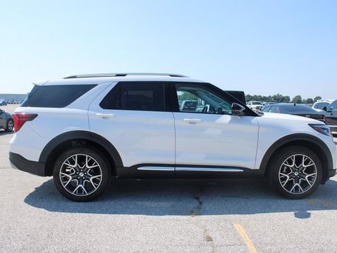 Used 2025 Ford Explorer Platinum w/ Ultimate Package AWD/4WD image 6