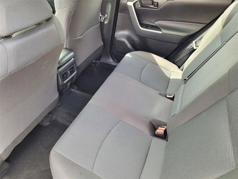 Used 2022 Toyota RAV4 LE image 10
