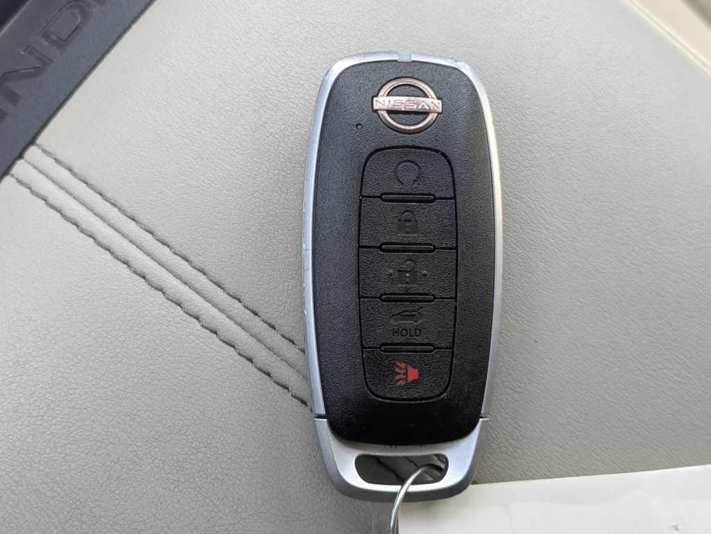 Used 2025 Nissan Pathfinder SV AWD/4WD image 28